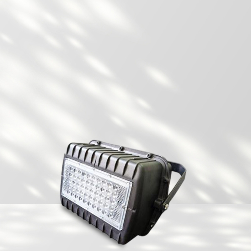 SOLAR FLOOD LIGHT WITH INBUILT BATTERY