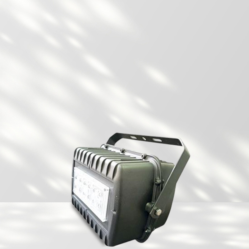 SOLAR FLOOD LIGHT WITH INBUILT BATTERY