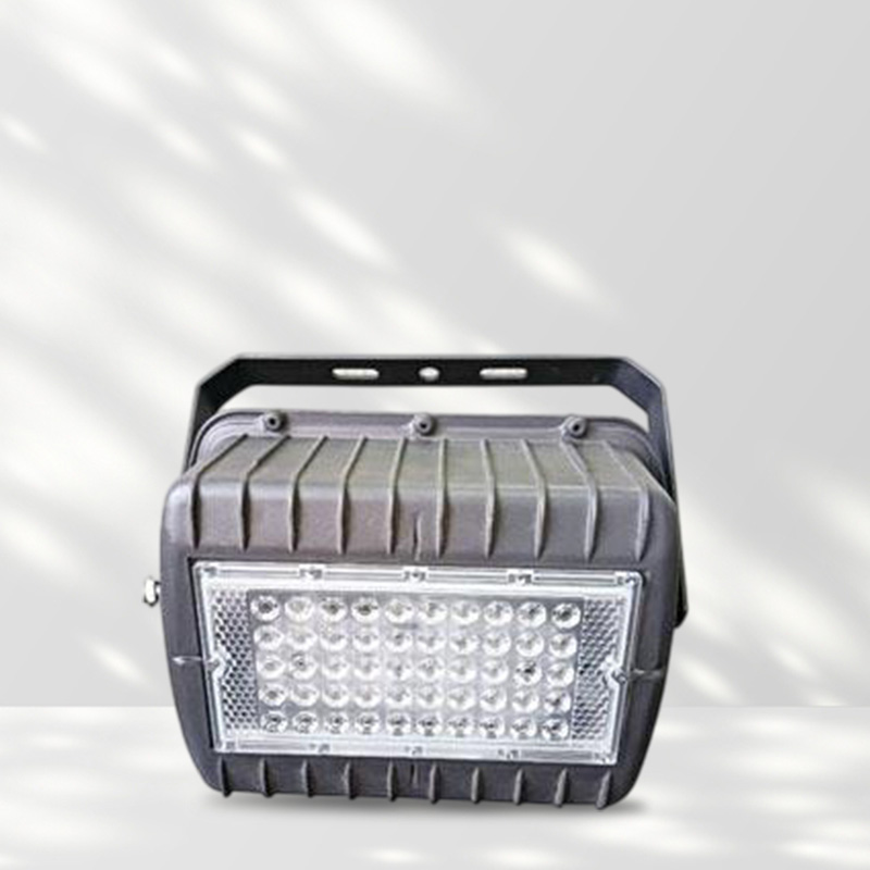 SOLAR FLOOD LIGHT WITH INBUILT BATTERY